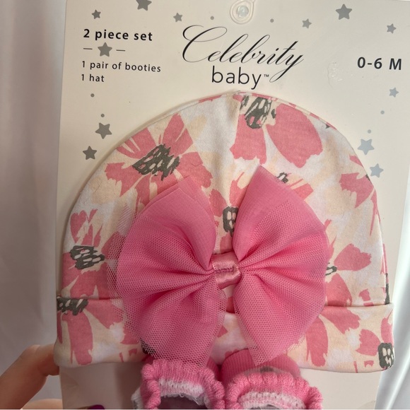 Celebrity Baby Two Piece Hat and Bootie Socks Set, size 0-6 Months NWT - Picture 2 of 5